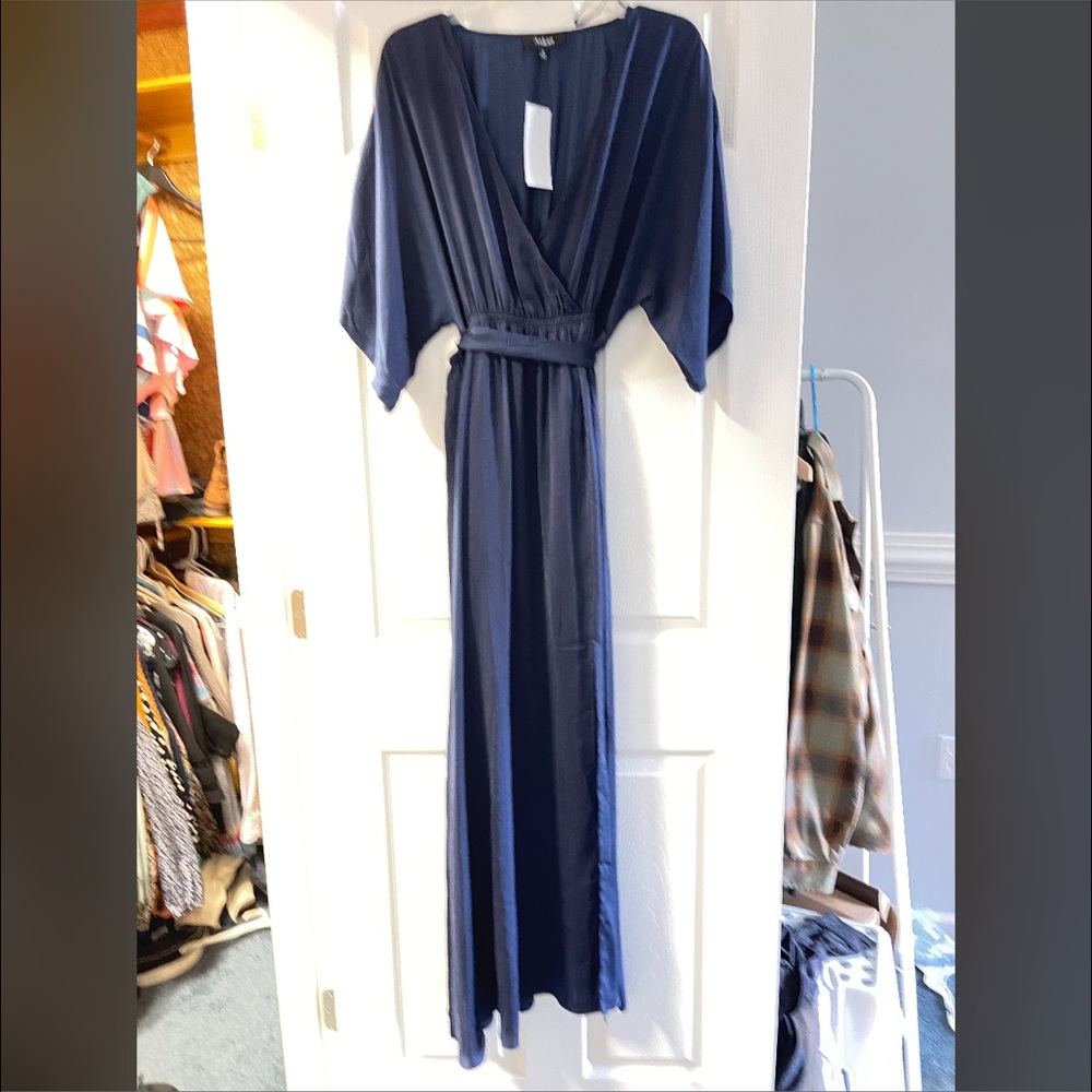 NWT vici navy maxi dress size small
